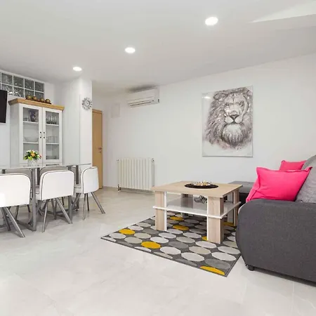 In Porec/istrien 34407 Διαμέρισμα *